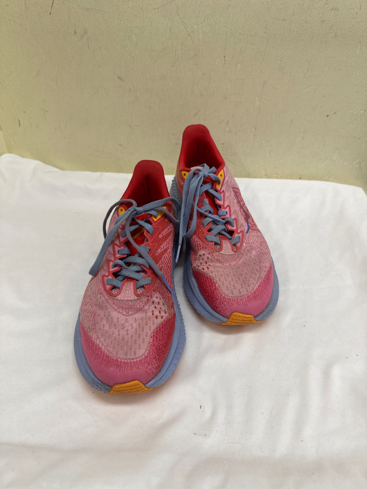 Hoka Girl's Size 5 Pink Shoes
