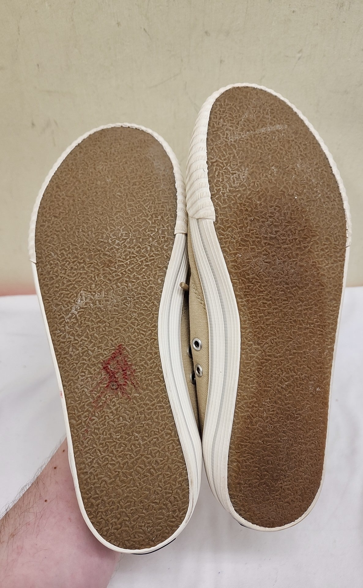 Tretorn Women's Size 8 Tan Sneakers Shoes