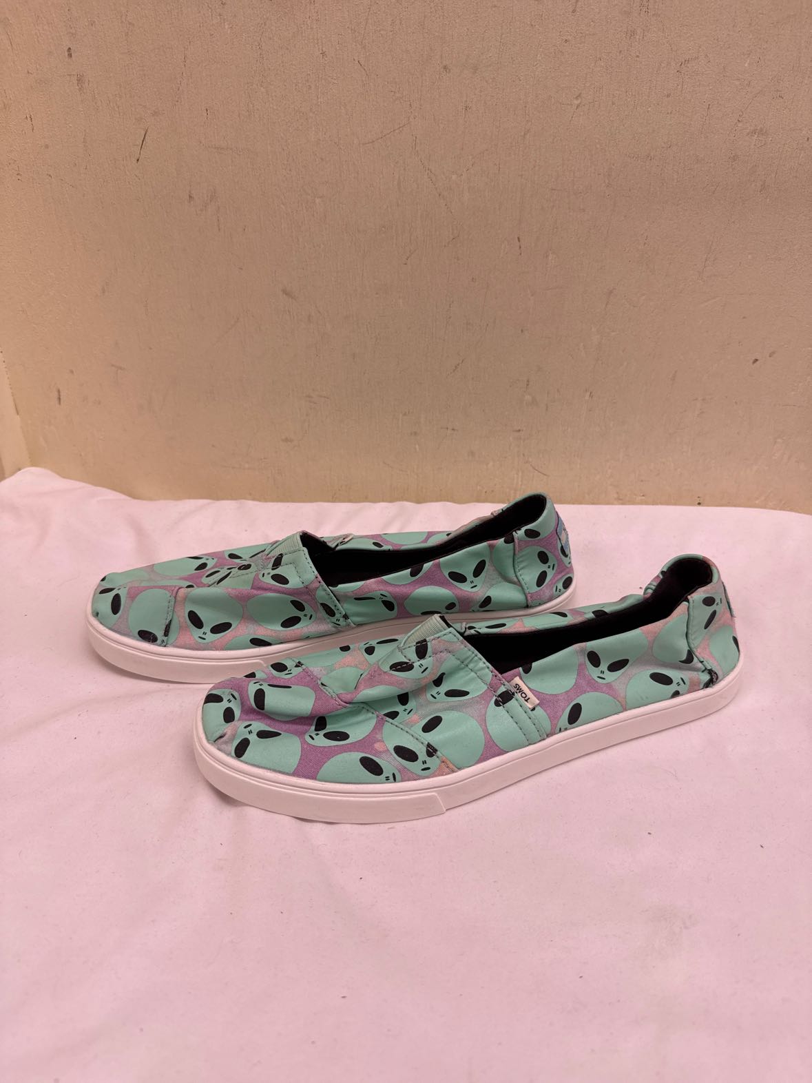 Toms Women's Size 9 Green Flats Shoes