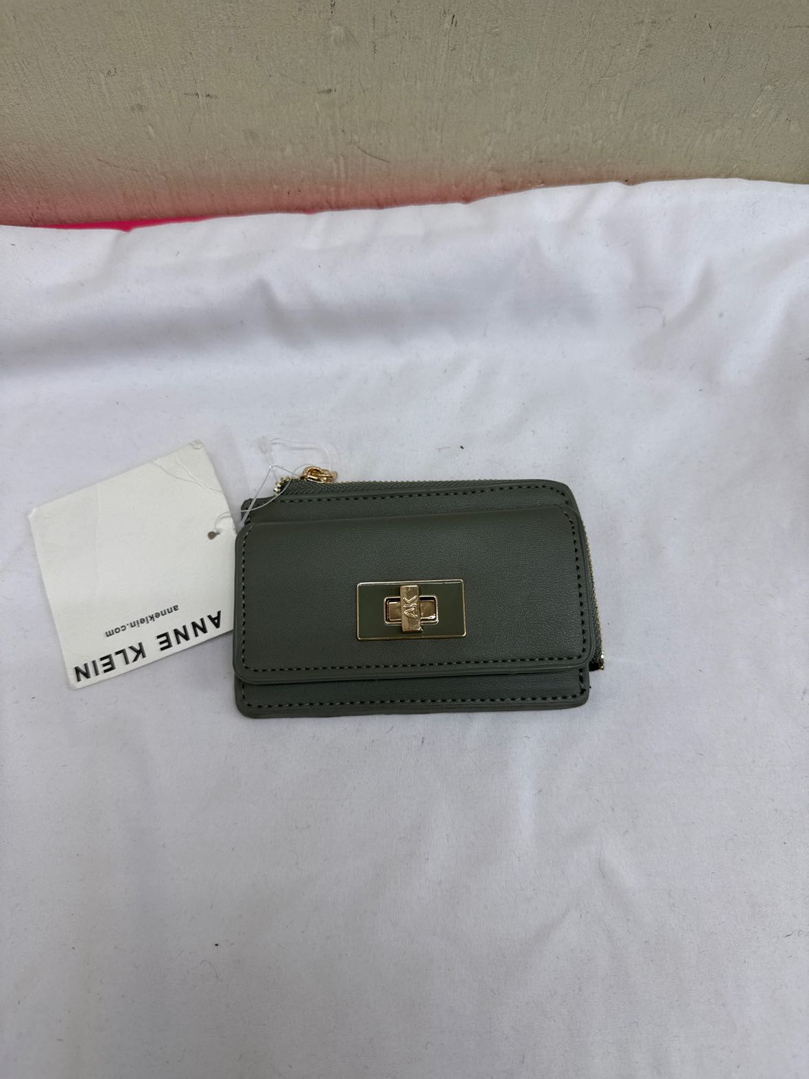 NWT Anne Klein Green Card Holder