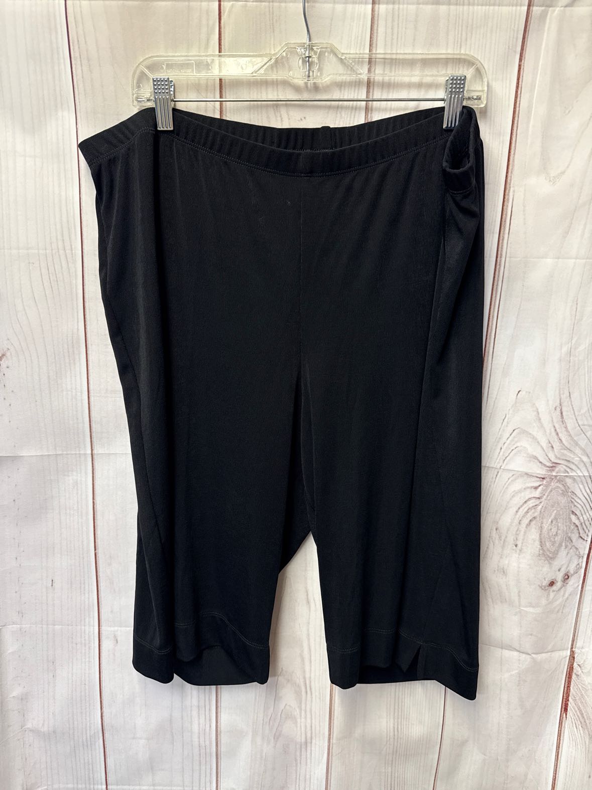 Chico's Travelers Women's Size 4 = US20/22 Black Skorts
