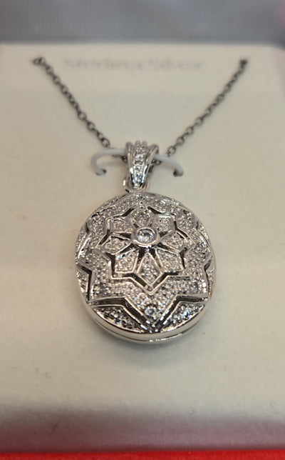NIB .925 Sterling Silver Necklace