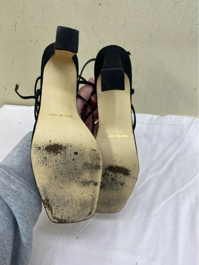 Caparros Women's Size 9-1/2 Black Pumps