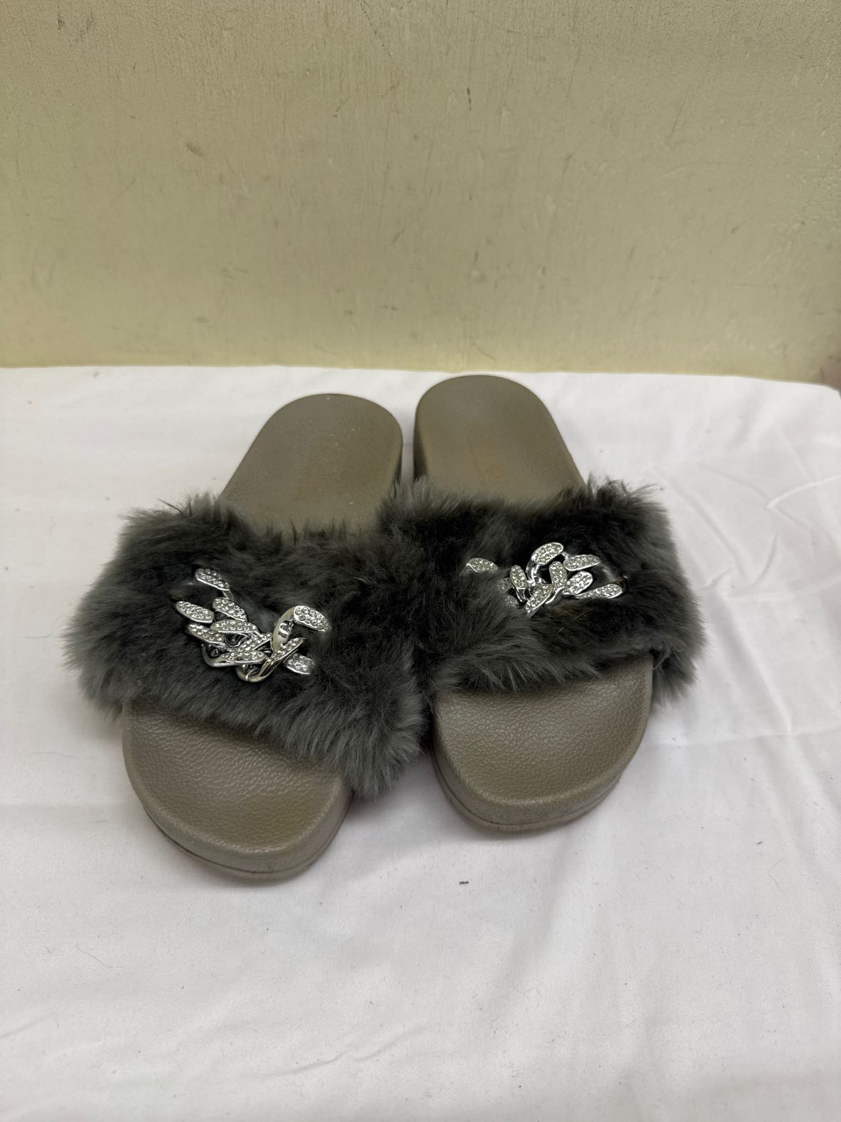 Catherine Women's Size 8 Gray Sandals