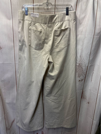 NWT Chico's Women's Size 1.5 = 10 White Pants