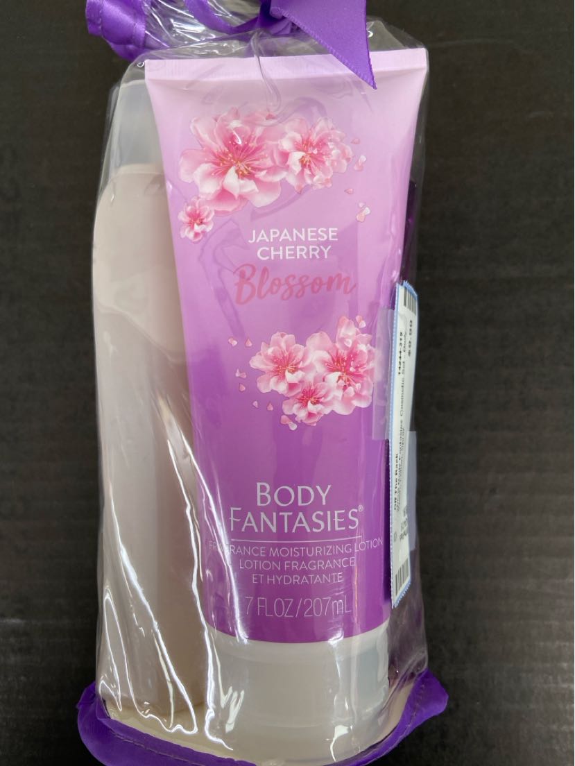 3PCS Body Fantasies Cosmetic Set - Body Wash, Lotion, Spray