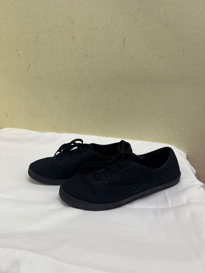 Time and Tru Women's Size 6 Black Sneakers