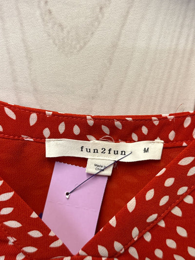 Fun2Fun Women's Size M Red Short Sleeve Top
