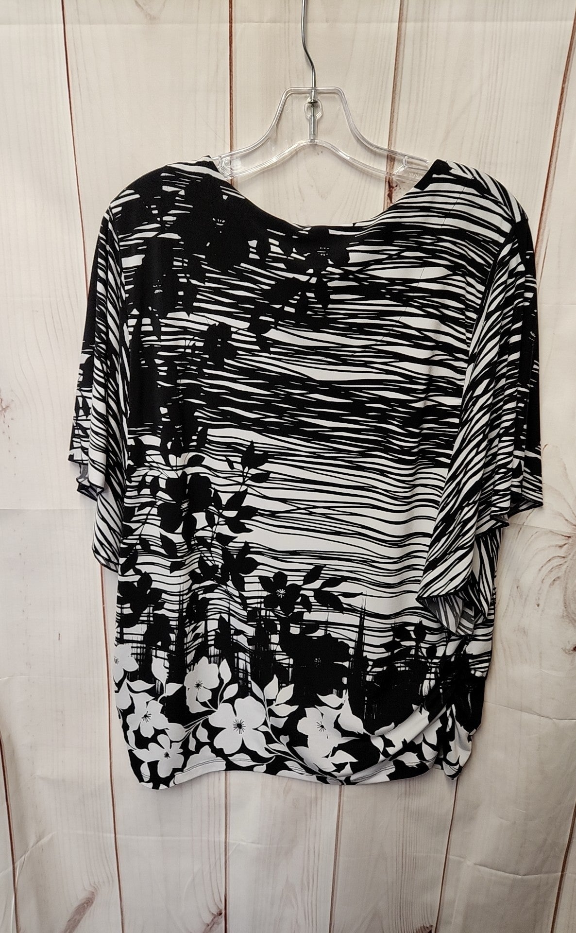 JM Collection Women's Size L Black & White Floral Short Sleeve Top