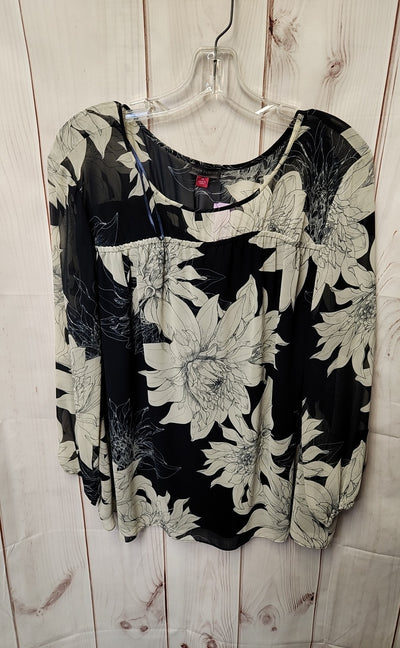 NWT Vince Camuto Women's Size 1X Navy Floral Long Sleeve Top