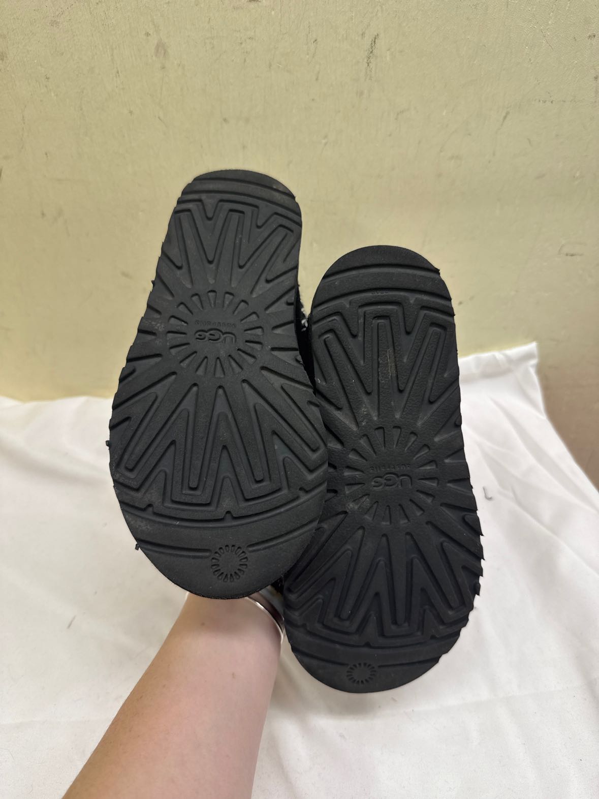 Ugg Women's Size 5 Black Slippers