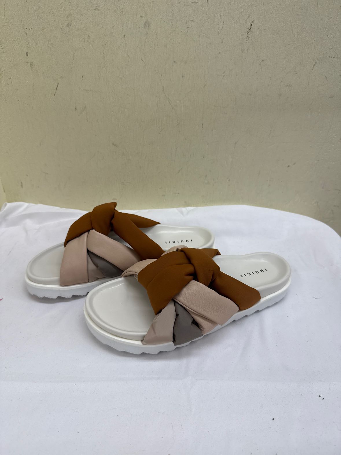 Inuikii Women's Size 40 = 9-1/2 White Sandals Shoes