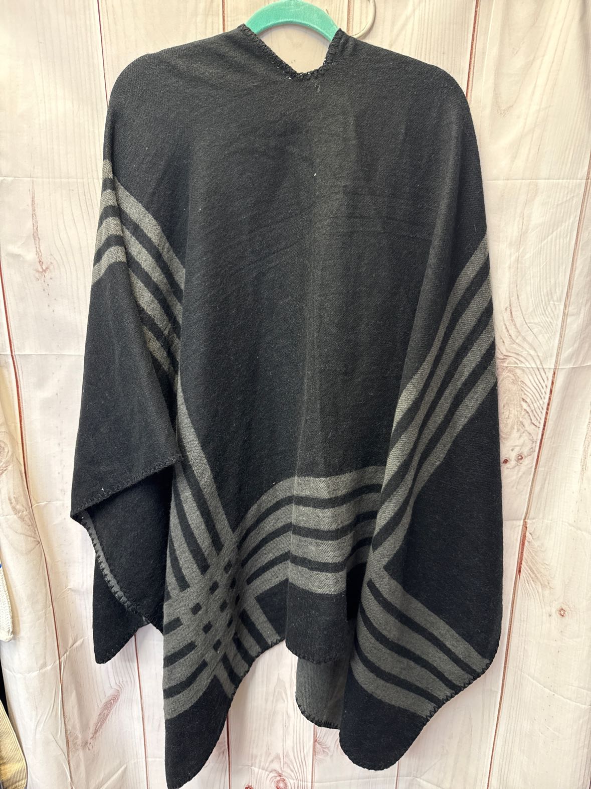 BB Dakota Black Poncho