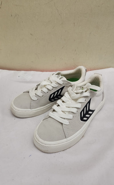 Cariuma Women's Size 6 White Sneakers Shoes