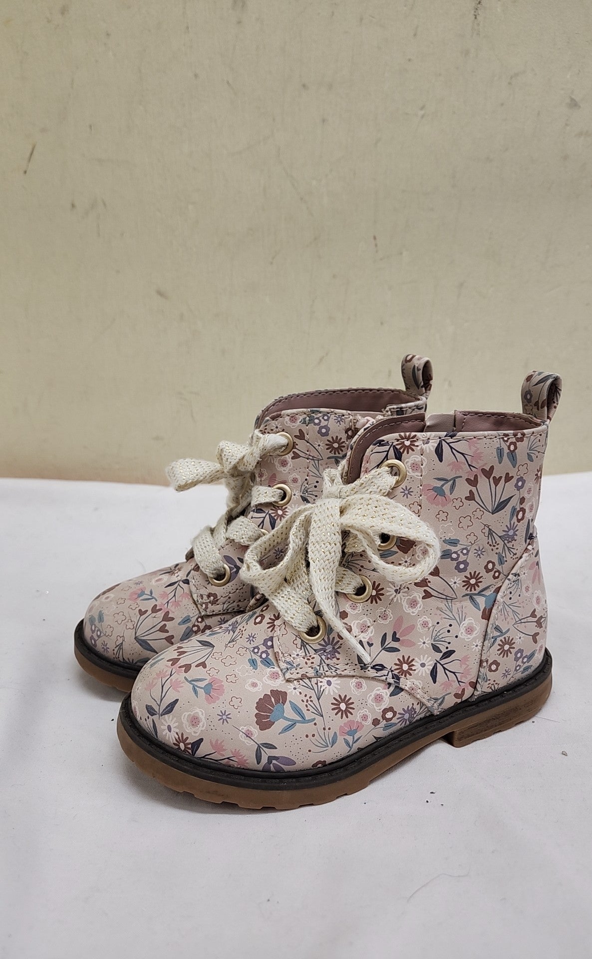 Cat & Jack Girl's Size 8 Beige Shoes