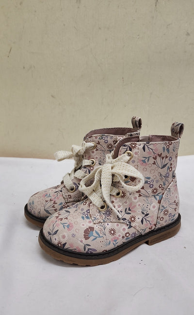 Cat & Jack Girl's Size 8 Beige Shoes