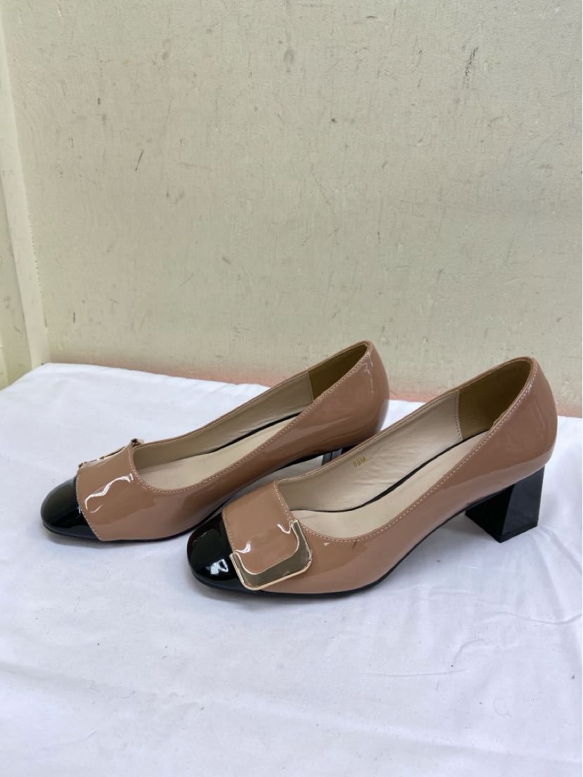 Ann Creek Women's Size 8-1/2 Tan Pumps
