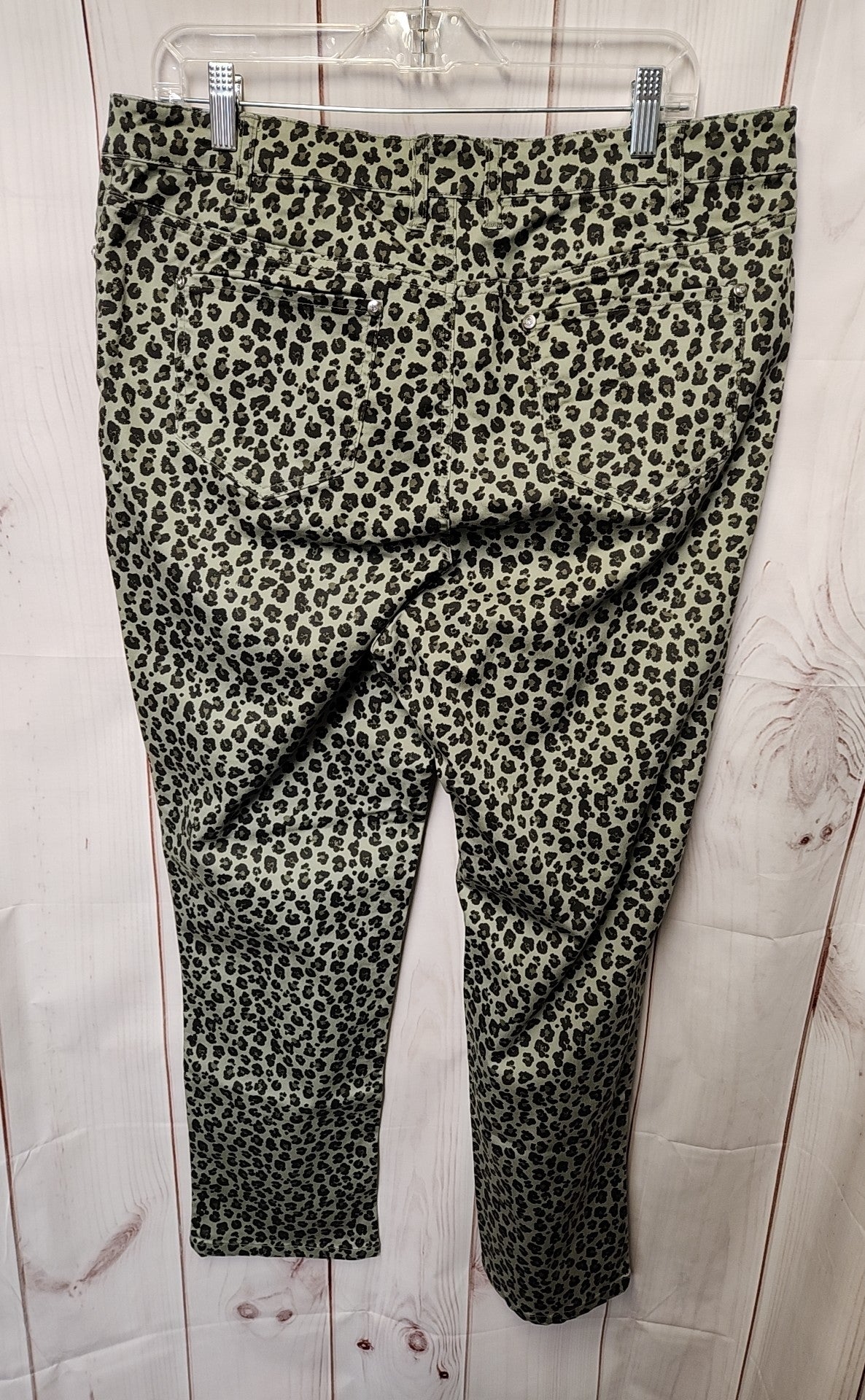 Venus Women's Size 16 Gray Animal Print Pants