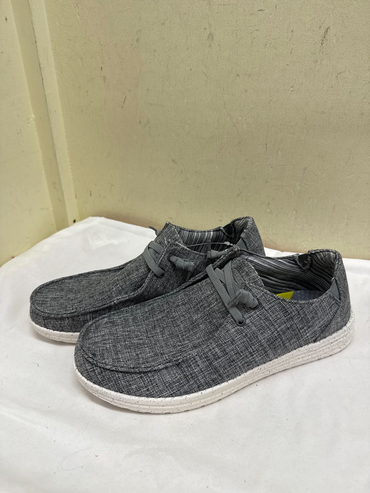 NWT Skechers Men's Size 12 Gray Shoes