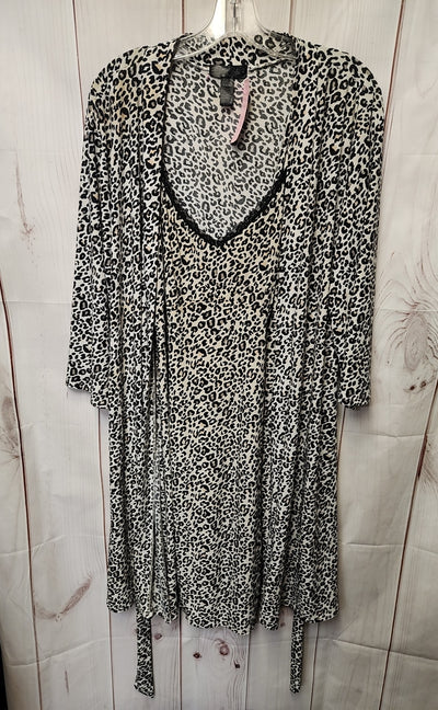 Rene Rofe Women's Size M Beige Animal Print Nightgown with Robe