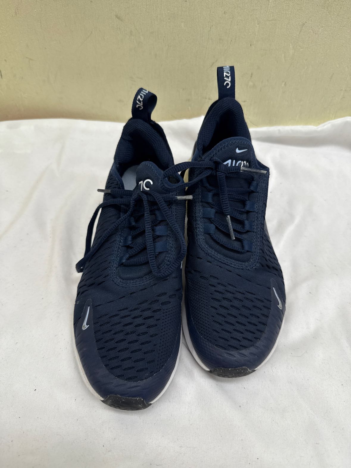 Nike Air 270 Boy's Size 5 Navy Shoes