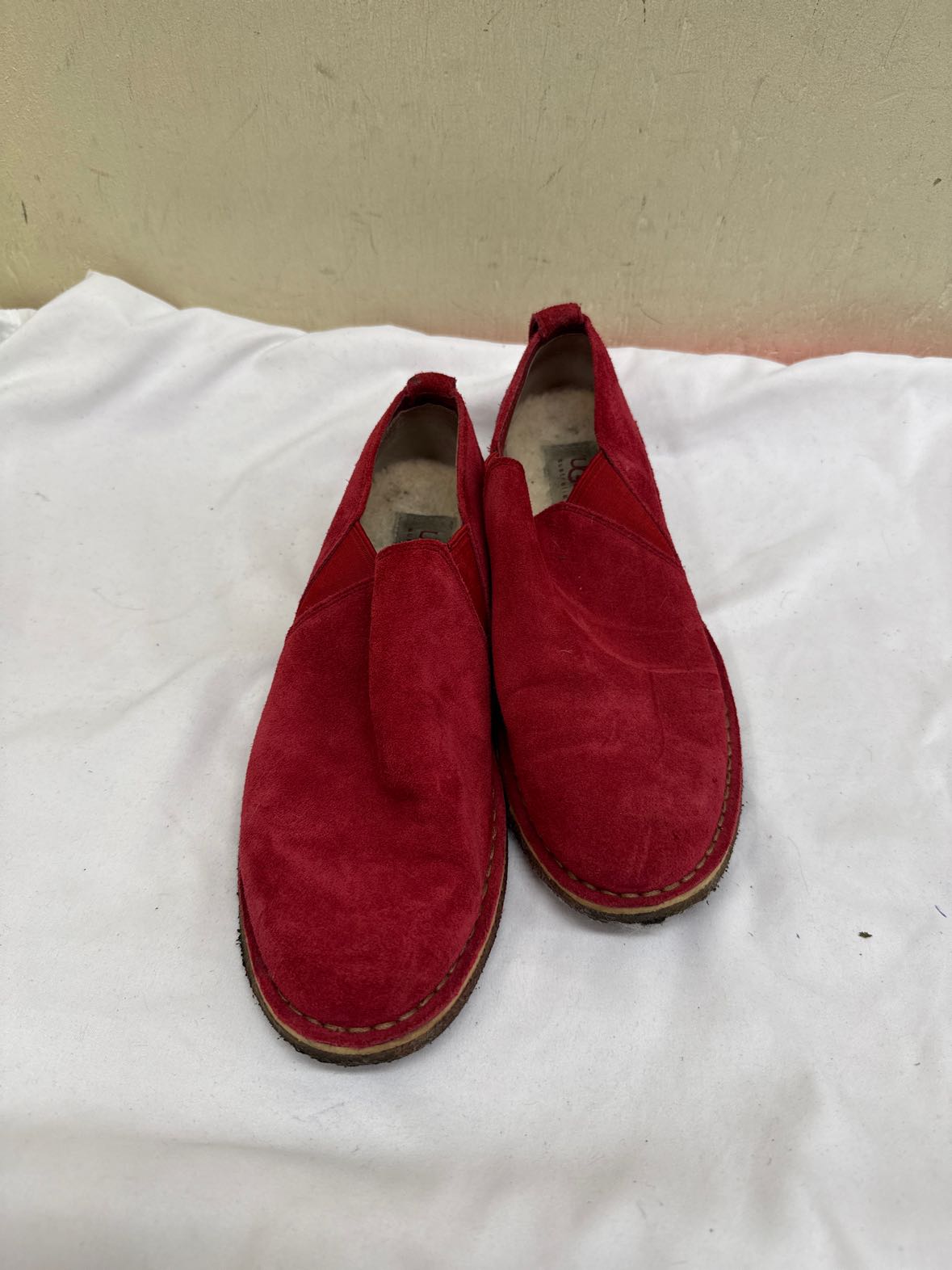 Ugg Women's Size 7-1/2 Red Flats Shoes