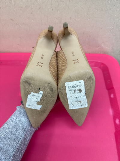 BCBgeneration Women's Size 6 Tan Pumps