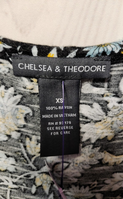 Chelsea & Theodore Women's Size XS Black Floral Sleeveless Top