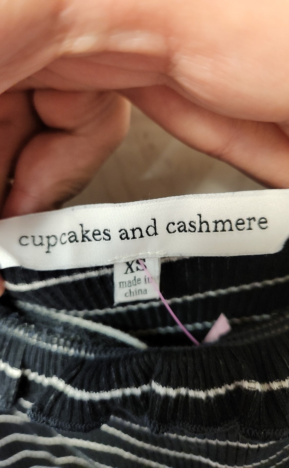 Cupcakes and Cashmere Women's Size XS Black Sleeveless Top
