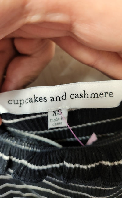 Cupcakes and Cashmere Women's Size XS Black Sleeveless Top