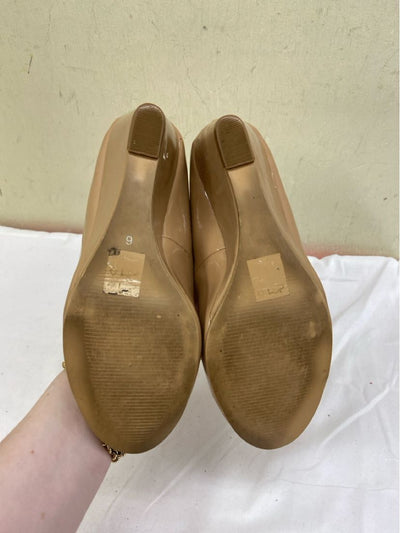Call It Spring Women's Size 6 Tan Pumps