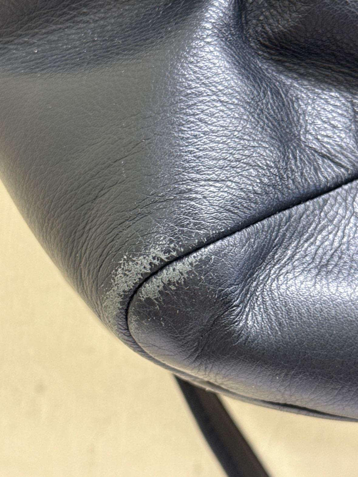 Coach F24683 Black Leather Purse Bag AS IS - wear on corners & marks