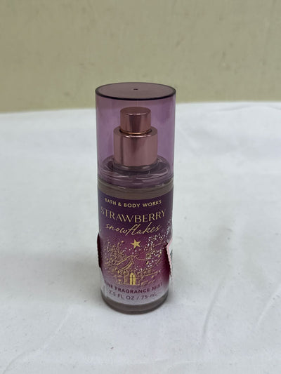Bath & Body Works Strawberry Snowflakes Fine Fragrance Mist 2.5fl oz