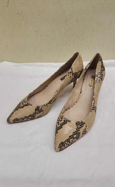 Louise et Cie Women's Size 9-1/2 Beige Pumps Shoes