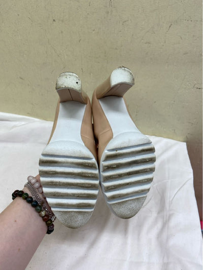 Nine West Women's Size 5 Tan Pumps
