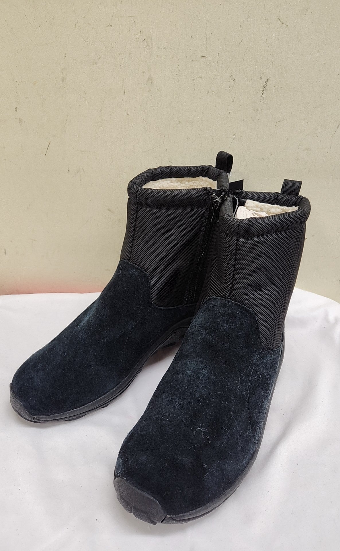 Vibram Men's Size 11-1/2 Black Boots Shoes