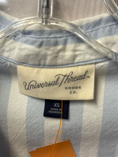 Universal Thread Women's Size XS Blue Short Sleeve Top