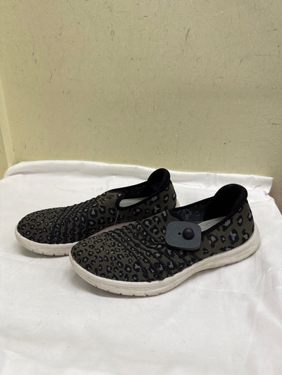 Clarks Women's Size 9-1/2 Green Animal Print Flats Shoes