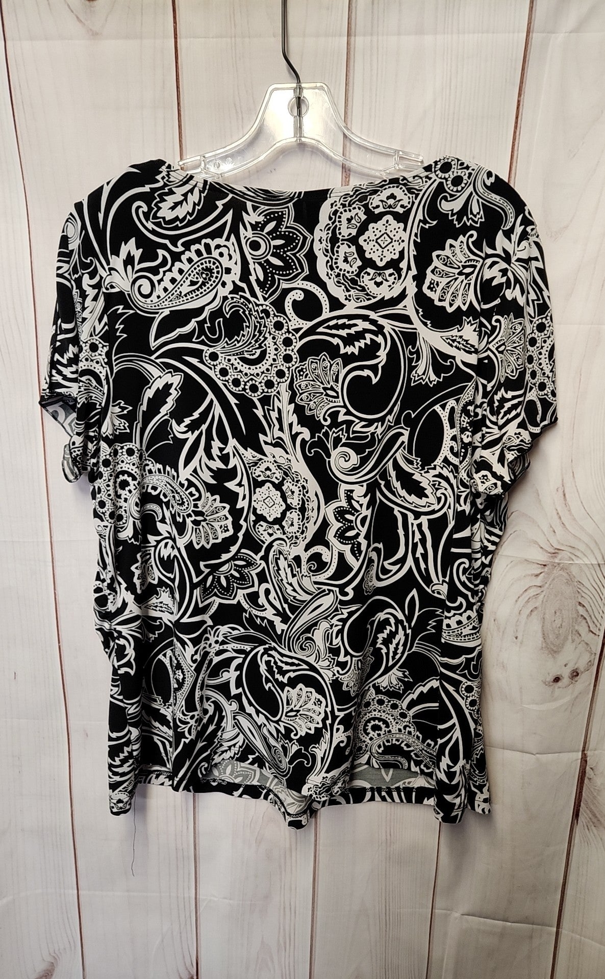 Olivia Paige Women's Size 1X Black & White Sleeveless Top