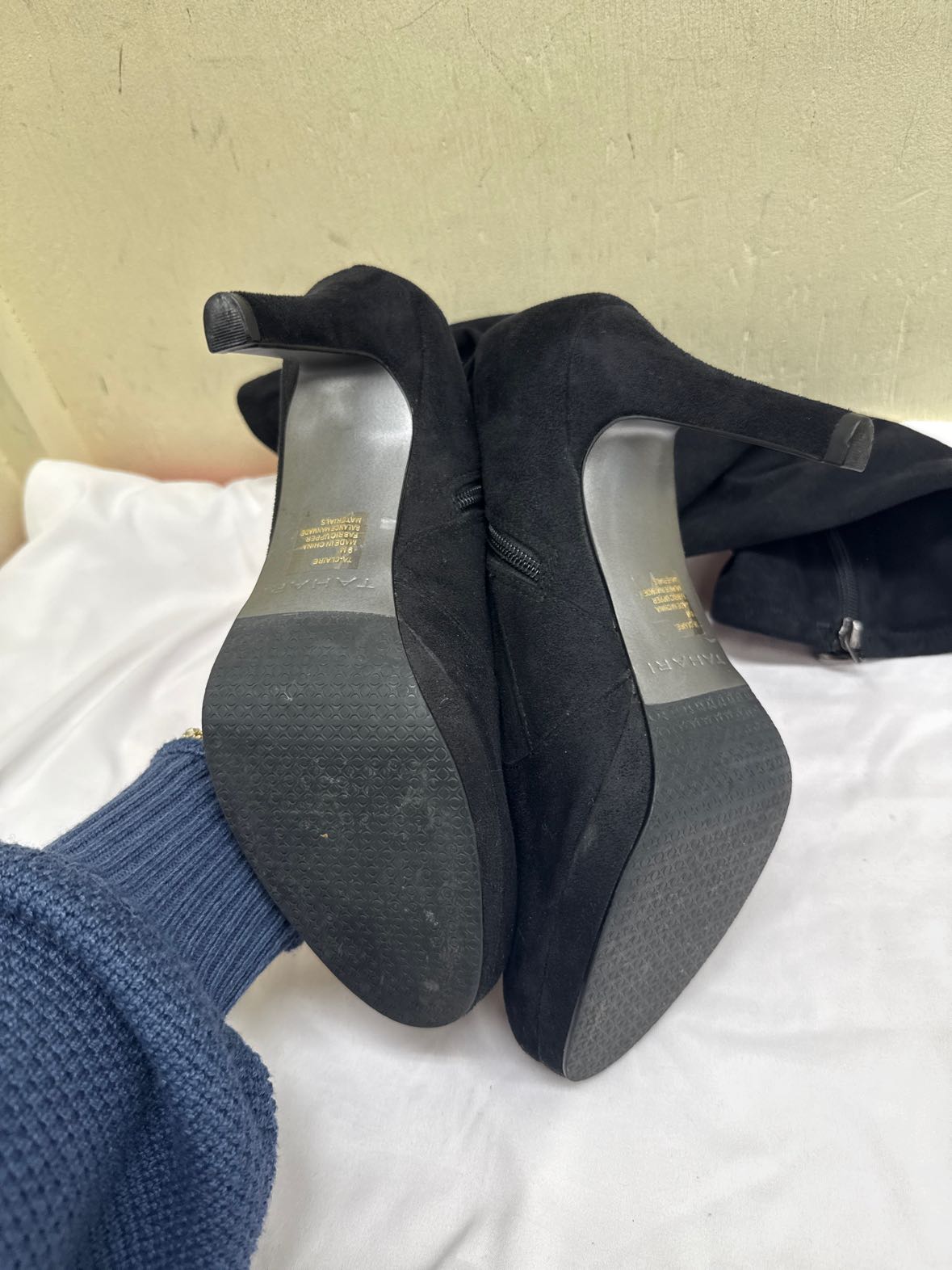 Tahari Women's Size 9 Black Boots Shoes