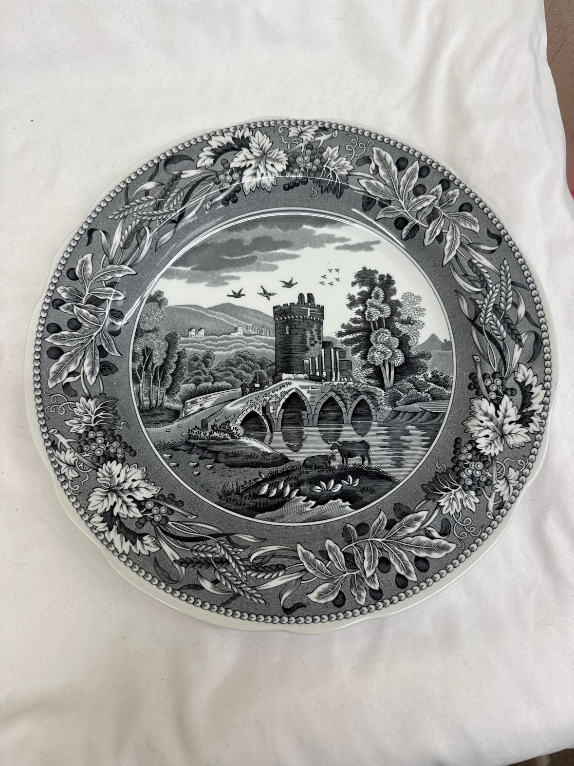 Spode Achive Collection Traditions Series "Lucano" Plate