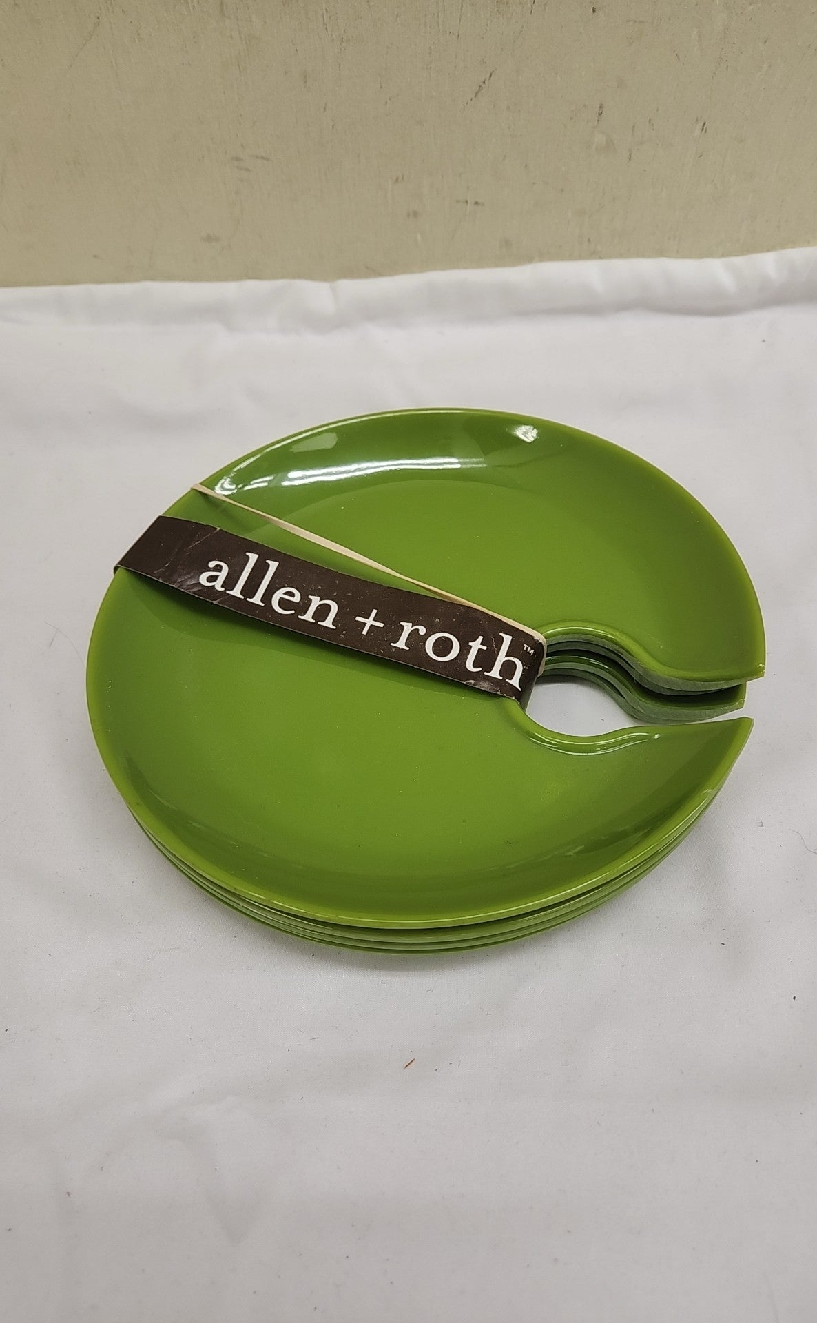 allen + roth Green Appetizer Plates with Wine Holder (set of 4) bbq Party Plates