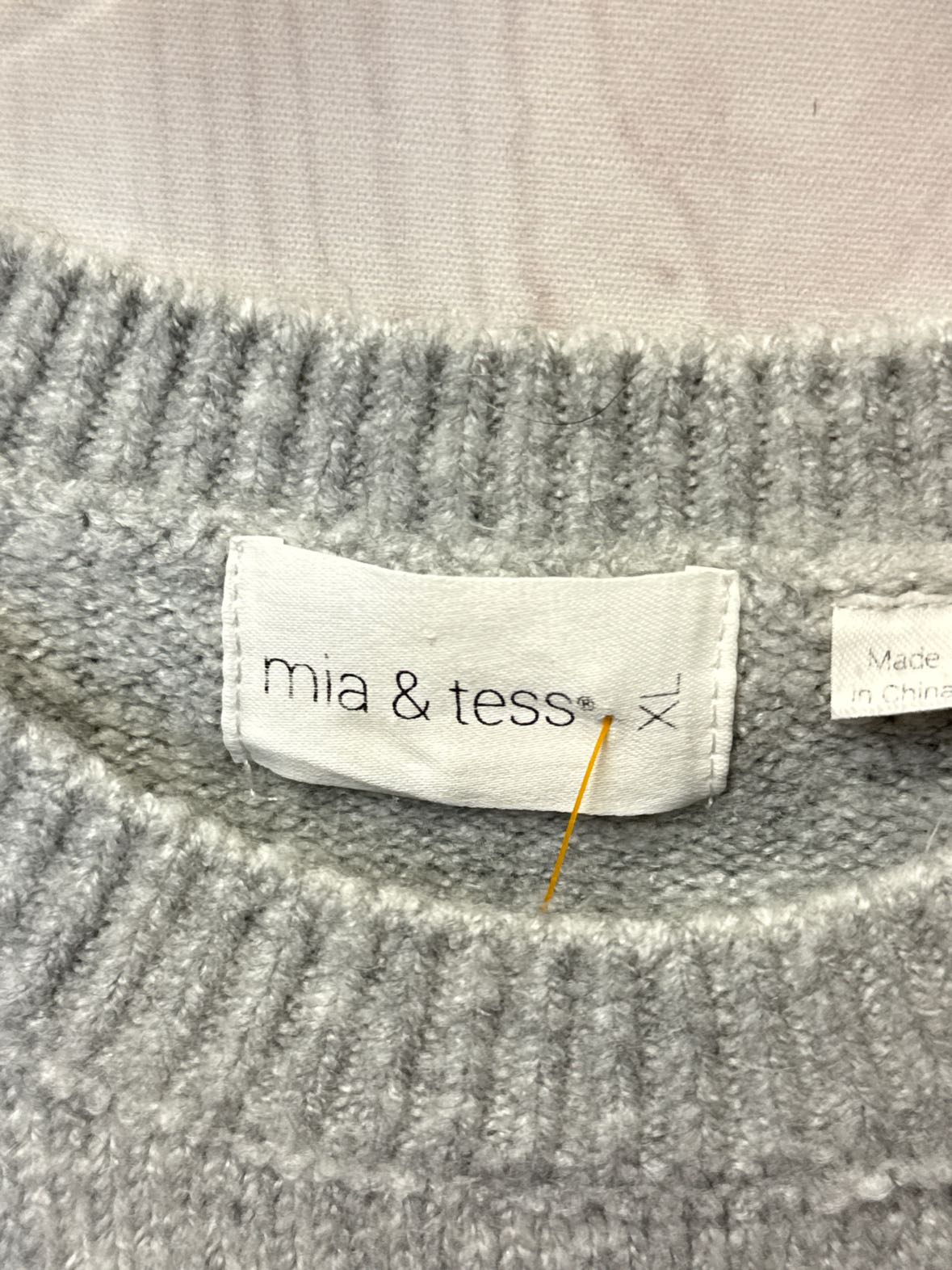 Mia & Tess Women's Size XL Gray Sweater