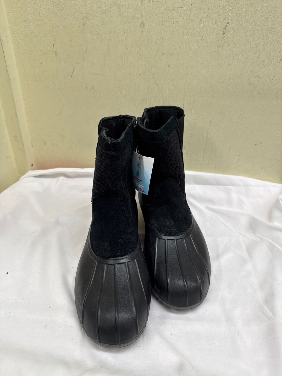 NWT Propet Women's Size 6-1/2 Black Waterproof Boots Shoes