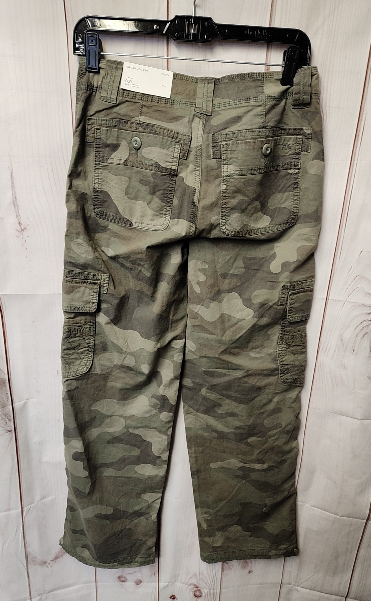 NWT American Eagle Women's Size 000 Green Camo Pants Baggy Jogger