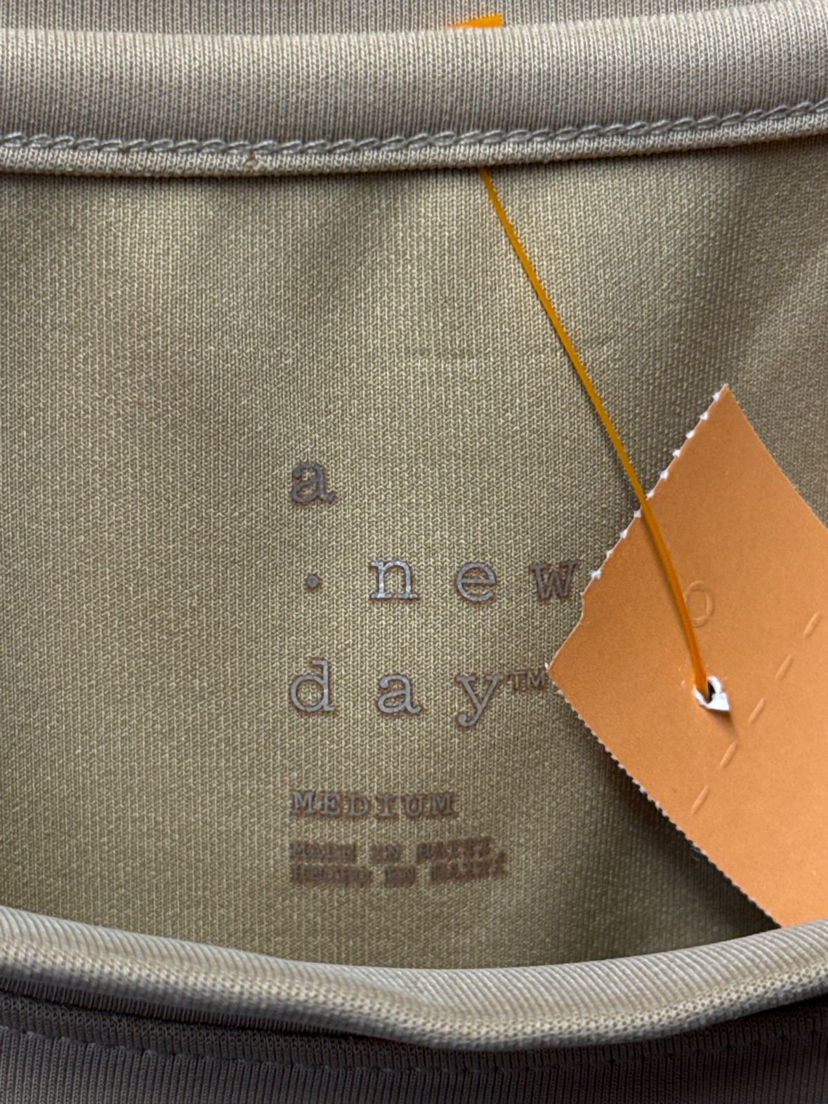 A New Day Women's Size M Tan Sweatshirt