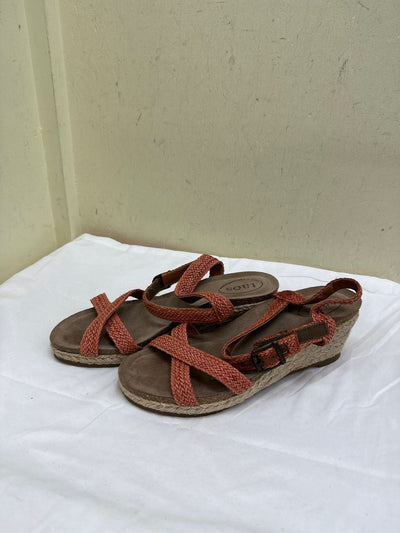 Taos Women's Size 11 Pink Sandals