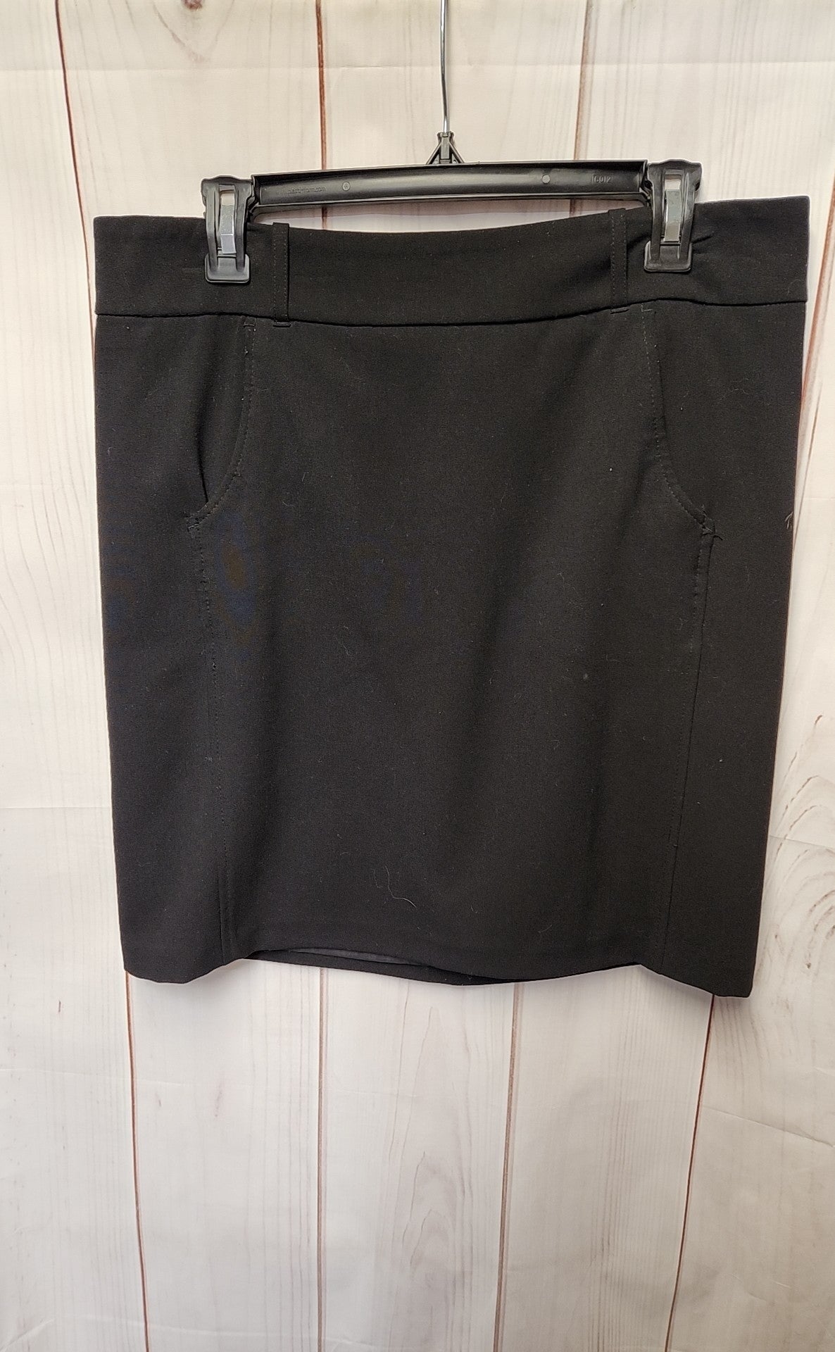 Daisy Fuentes Women's Size 10 Black Skirt