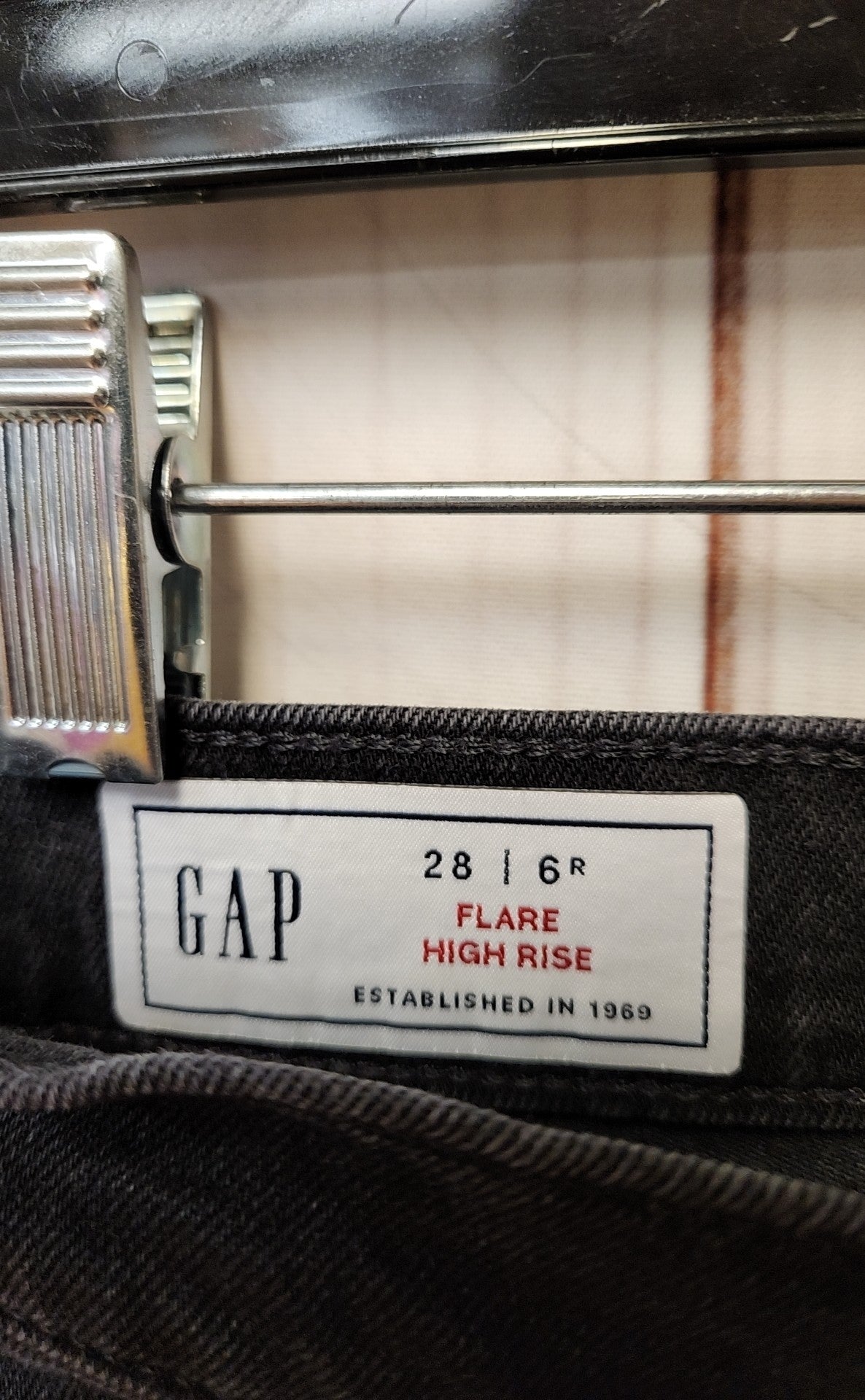 Gap Women's Size 28 (5-6) Black Jeans Flare High Rise