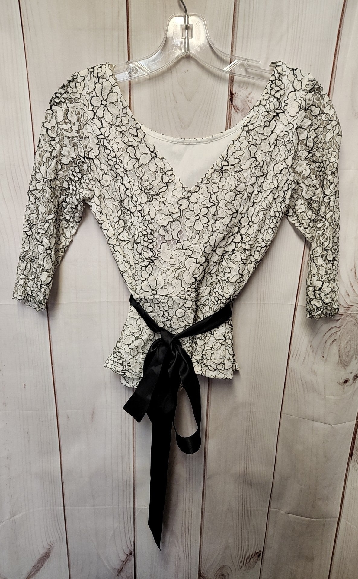 Eliza J Women's Size 4 White Floral 3/4 Sleeve Top